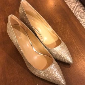 Michael Kors Silver Metallic Pumps